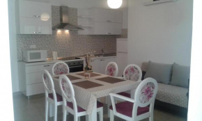 Отель Apartments Milica  Рогозница